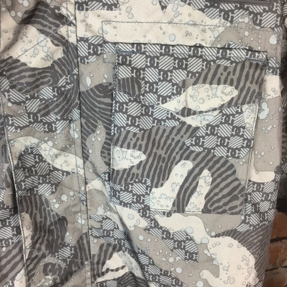 DC Women's Snowboard Jacket - Picture 3 of 8